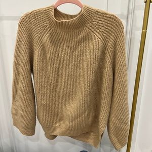 Forever 21 beige sweater size large